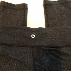 Lululemon LIKE NEW wunderunder crop size 4